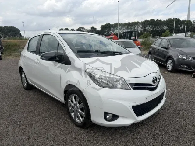 Toyota Yaris 1.3 VVT-i Dynamic 2013