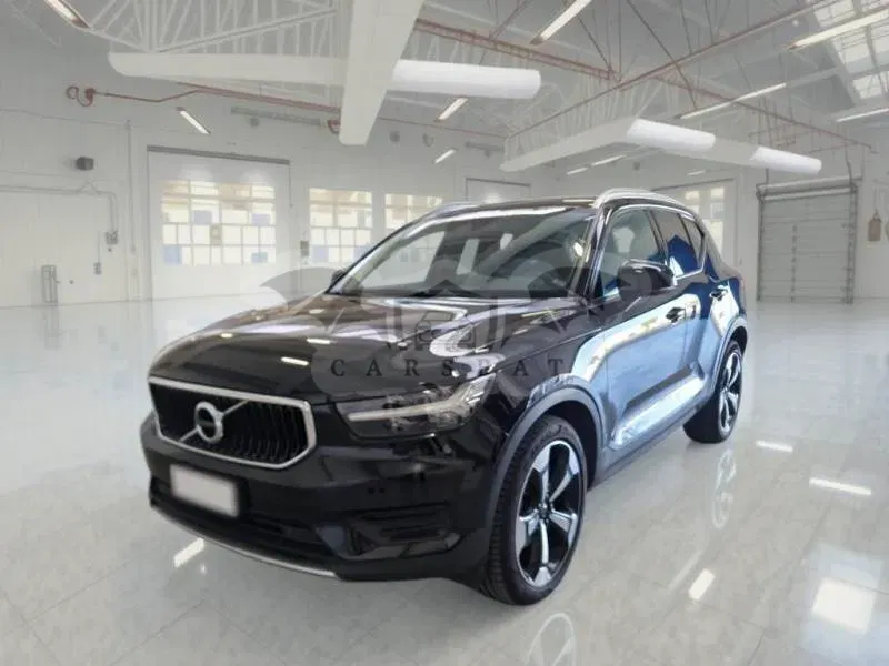 Volvo XC40 T2 Momentum Pro 2022
