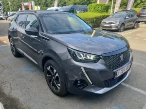 Peugeot 2008 1.2i Roadtrip 2022