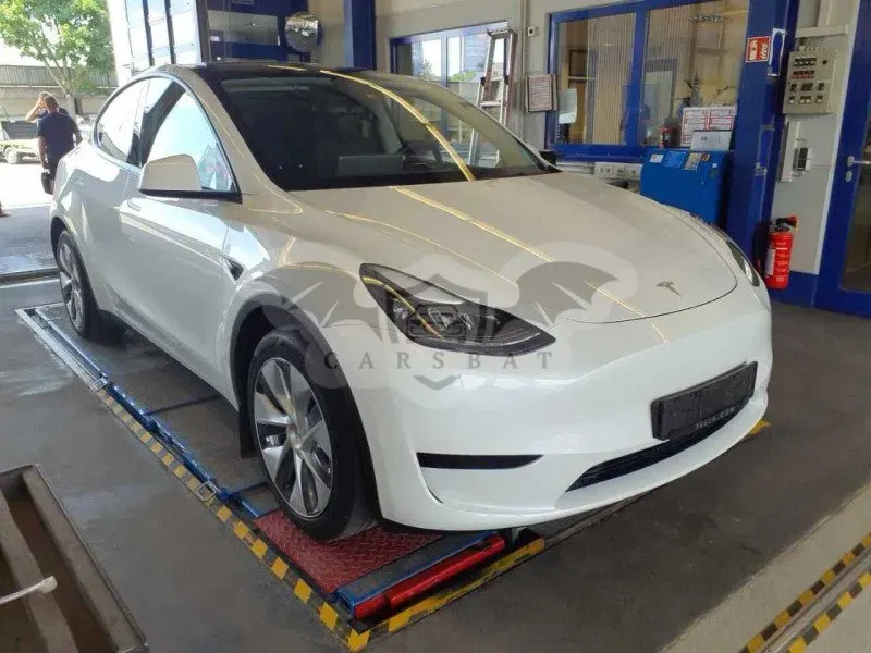 Tesla Model Y Standard Range 2023