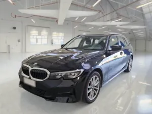 BMW 3 Series Touring 318i Business Advantage 2021
