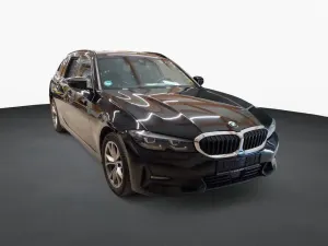 BMW 3 Series Touring 330e Sport Line 2021