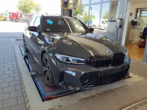 BMW 3 Series Touring 330i 2023