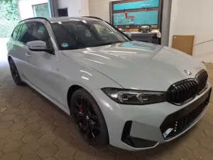 BMW 3 Series Touring 320i 2025