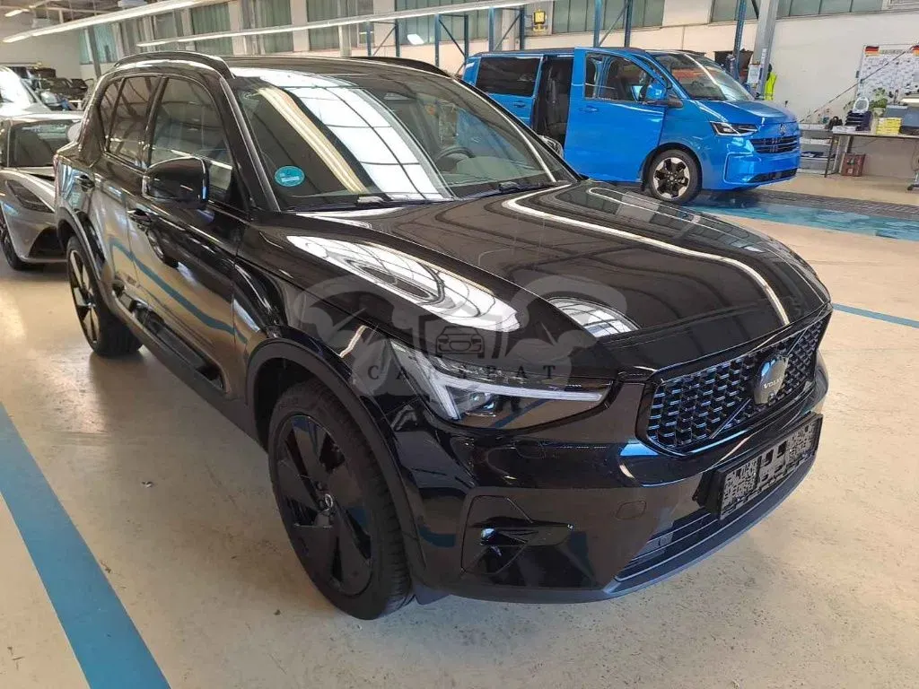Volvo XC40 Plus 2025