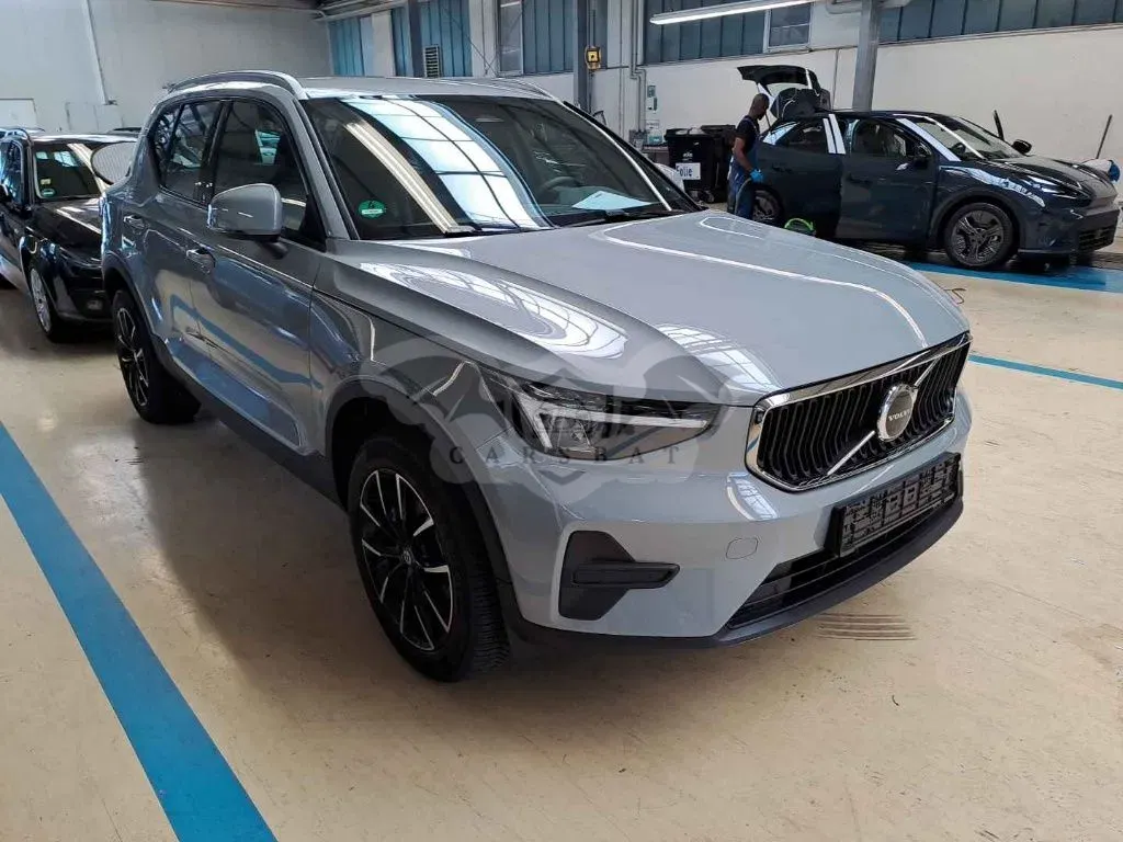 Volvo XC40 Core 2024