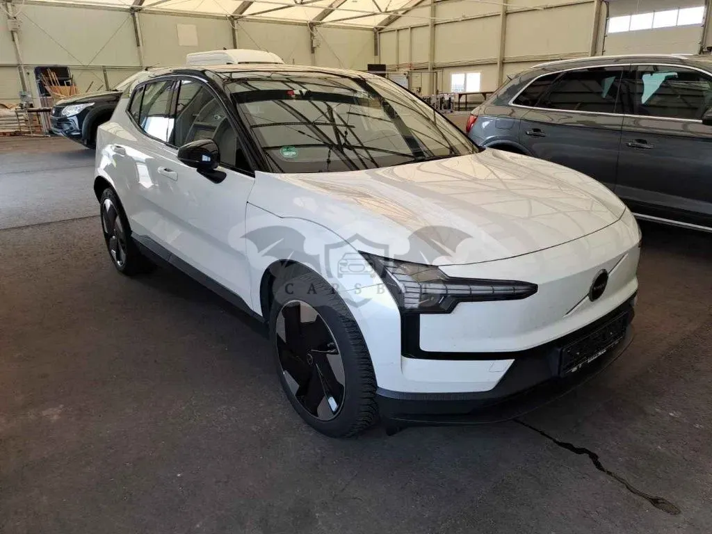 Volvo EX30 Plus 2024