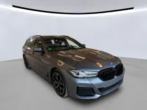 BMW 5 Series Touring 520e 2022