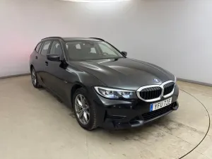 BMW 3 Series Touring 330e 2021