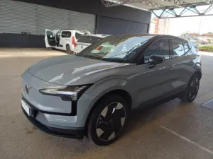 Volvo EX30 Extended Range Plus 2023