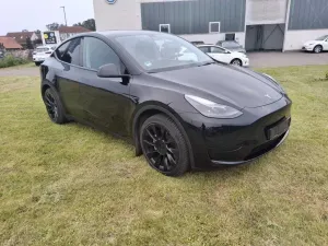 Tesla Model Y Standard Range 2023