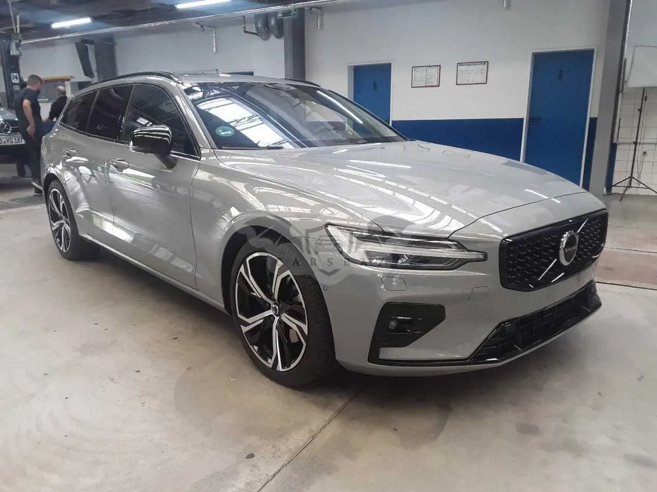 Volvo V60 B4 Plus Dark 2024