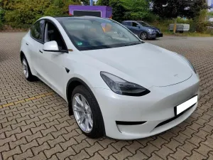 Tesla Model Y 60 kWh 2024