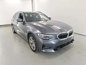 BMW 3 Series Touring 330e 2022