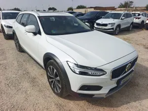 Volvo V90 Cross Country B5 2021