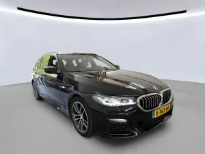BMW 5 Series Touring 520i Business 2022