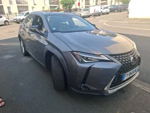 Lexus UX 250h Business 2021