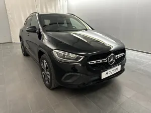 Mercedes-Benz GLA 180d 2023