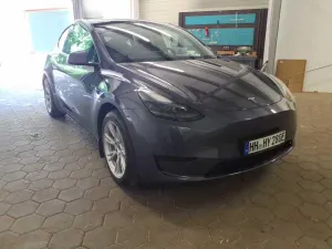 Tesla Model Y Standard Range 2023