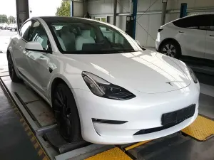 Tesla Model 3 Long Range Performance 2023