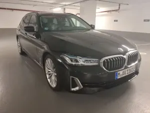 BMW 5 Series Touring 530e Luxury 2023