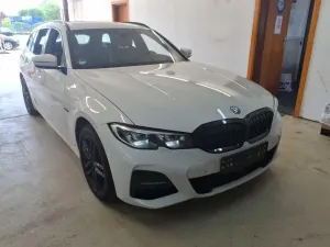 BMW 3 Series Touring 330e M Sport 2022
