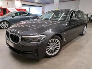 BMW 5 Series Touring 520e 2022