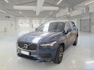 Volvo XC90 B5 Momentum Pro 2021