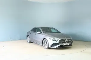 Mercedes-Benz A 200 AMG Line 2023