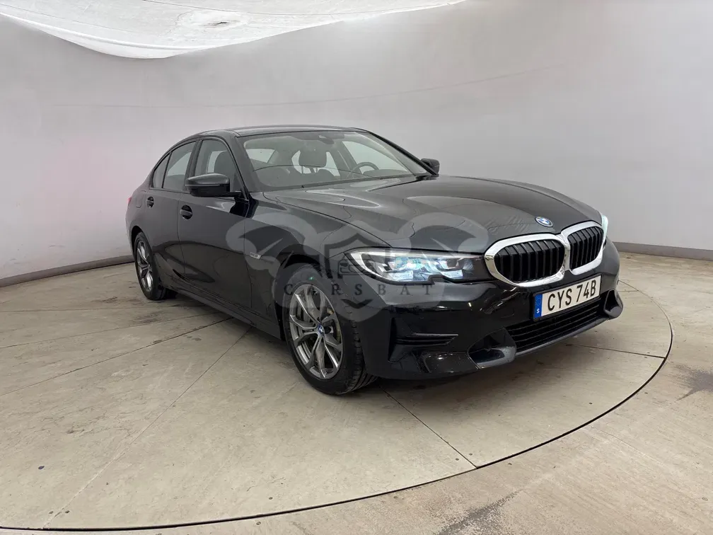 BMW 3 Series 330e 2022