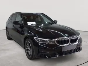 BMW 3 Series Touring 330e Sport Line 2022