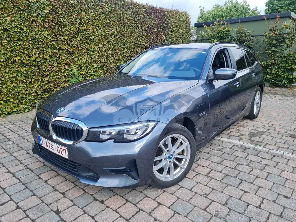 BMW 3 Series Touring 320e Business 2021