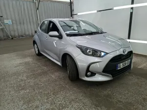 Toyota Yaris 1.5h Dynamic Business 2022