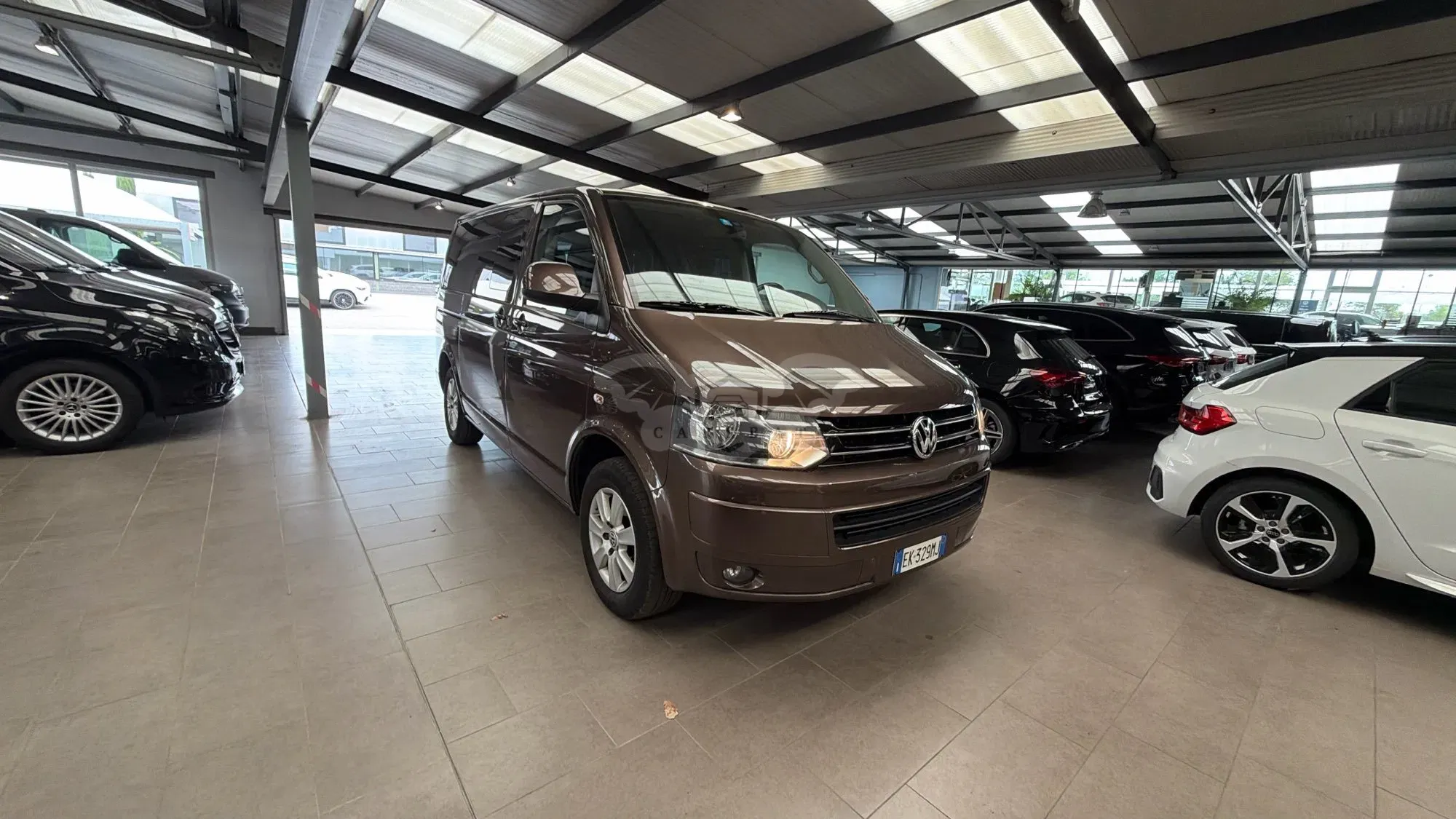 Volkswagen Multivan 2.0 TDI Comfortline 2011