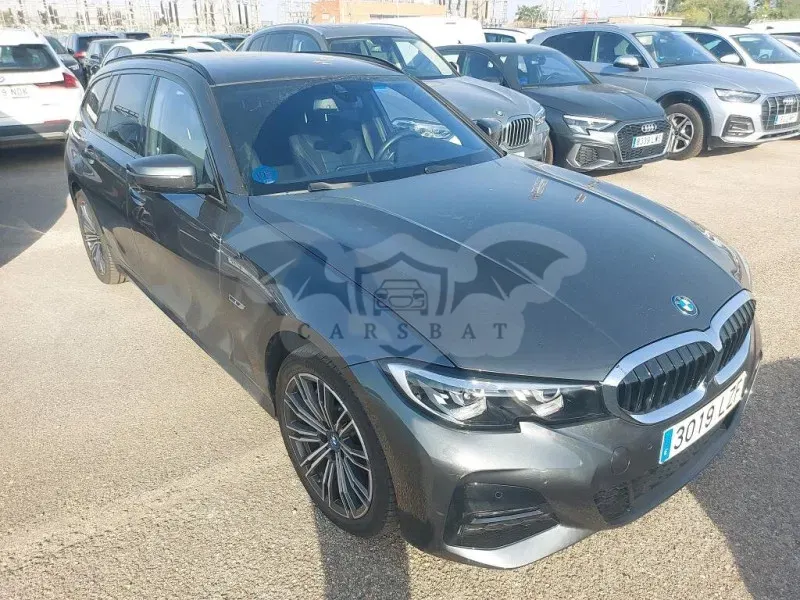 BMW 3 Series Touring 330e 2022