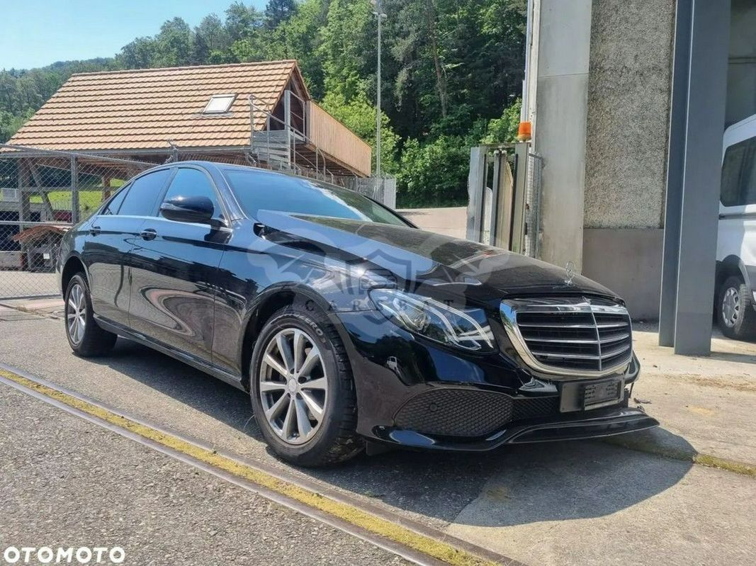 Mercedes-Benz E W213 (2016-2023) 220 d 9G-TRONIC Avantgarde 2016