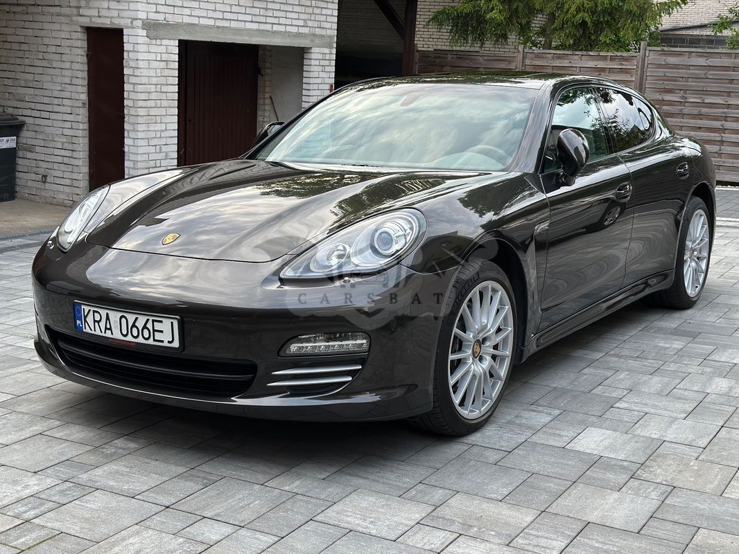 Porsche Panamera 4 2011