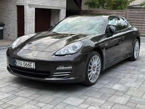 Porsche Panamera 4 2011