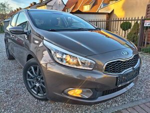 Kia Ceed II (2012-) 1.6 CRDi M 2013