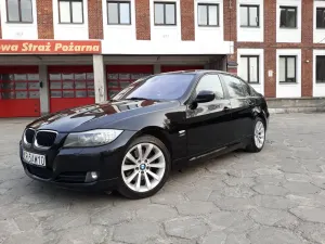 BMW 3 Series E90/E91/E92/E93 320d xDrive 2009