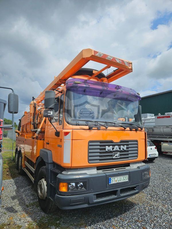 MAN F2000 2000