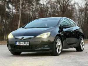 Opel Astra J 1.4 T Sport 2012