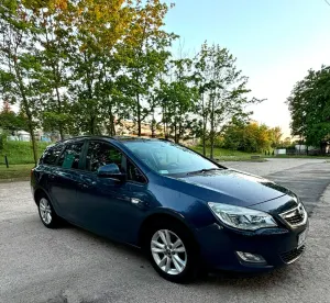 Opel Astra J 2012