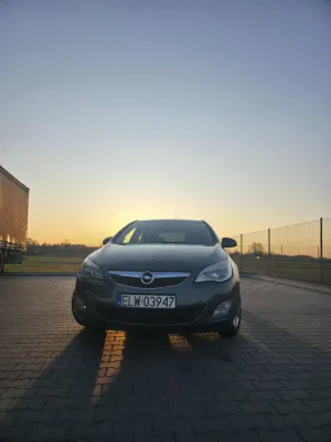 Opel Astra J 1.4 Turbo 2011
