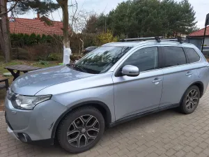 Mitsubishi Outlander III 2.0 Intense + 4WD CVT 2015