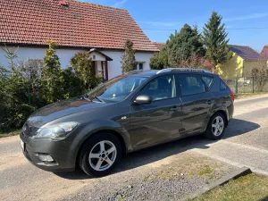 Kia Ceed I 1.4 L 2012