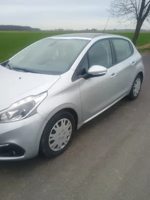 Peugeot 208 I PureTech 82 Stop & Start Signature 2018