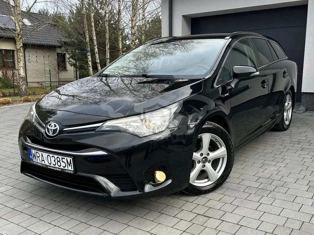 Toyota Avensis III Touring Sports 1.8 Multidrive S Executive 2016
