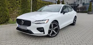 Volvo S60 III B5 B AWD Plus Dark 2024