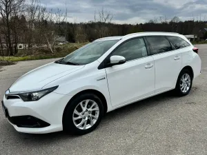 Toyota Auris II 2015